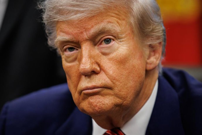23 de maio de 2025, Washington, Distrito de Colúmbia, EUA: O presidente dos Estados Unidos, Donald J. Trump, antes de assinar ordens executivas relacionadas à energia nuclear no Salão Oval da Casa Branca em Washington, DC, EUA, em 23 de maio de 2025. Trum