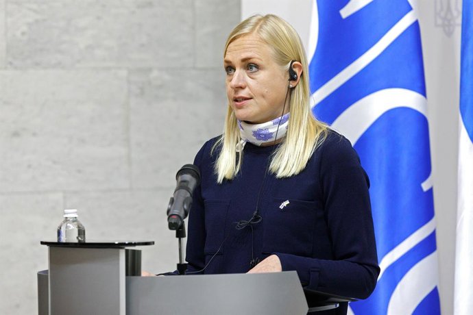 Archivo - Arquivo - 8 de janeiro de 2025, Kiev, Ucrânia: KYIV, UCRÂNIA - 8 DE JANEIRO DE 2025 - A presidente em exercício da OSCE e ministra das Relações Exteriores da Finlândia, Elina Valtonen, fala durante uma coletiva de imprensa conjunta com o ministr