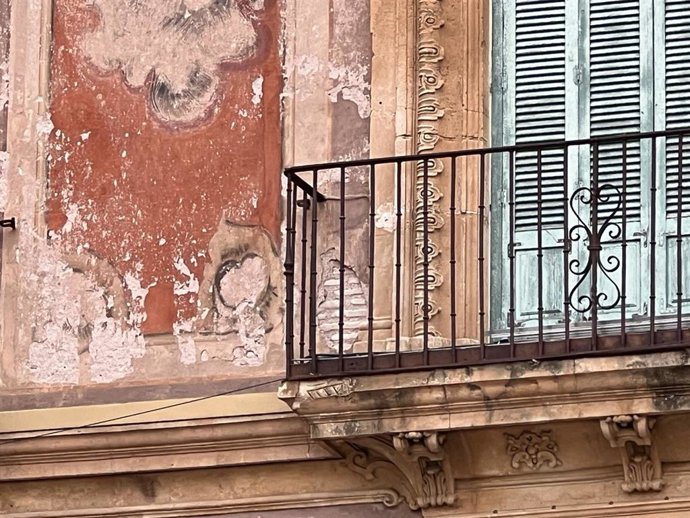 Detalle de la fachada del Palacio Episcopal de Murcia