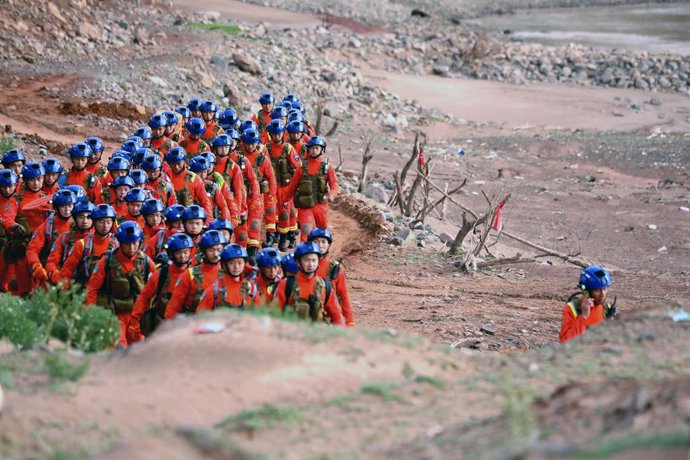 Archivo - Arquivo - Imagem de arquivo de equipes de resgate chinesas.
