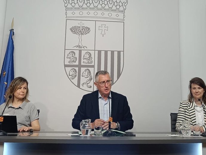 Maribel Ureta, Manuel Blasco y Ana Oliván, en la rueda de prensa.