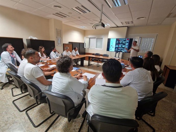 Servicio de Nefrología del Costa del Sol se forma en uso de la ecografía para mejorar atención al paciente renal