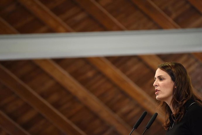 La portavoz de Más Madrid en el Ayuntamiento, Rita Maestre, interviene durante la verbena de Más Madrid bajo el nombre de “La Madrileña 2025”, en el Auditorio del Parque Paraíso, a 24 de mayo de 2025, en Madrid (España). 