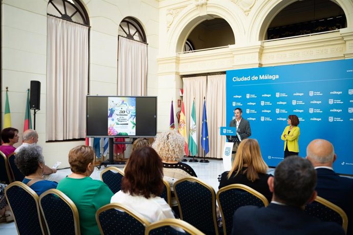 L concejal delegado de Derechos Sociales, Francisco Cantos, presenta la 30.ª Semana de las Personas Mayores