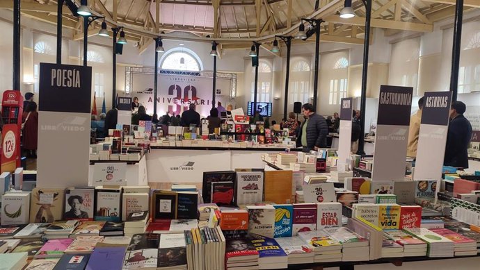Archivo - Feria del libro de Oviedo, LibrOviedo, en Trascorrales.