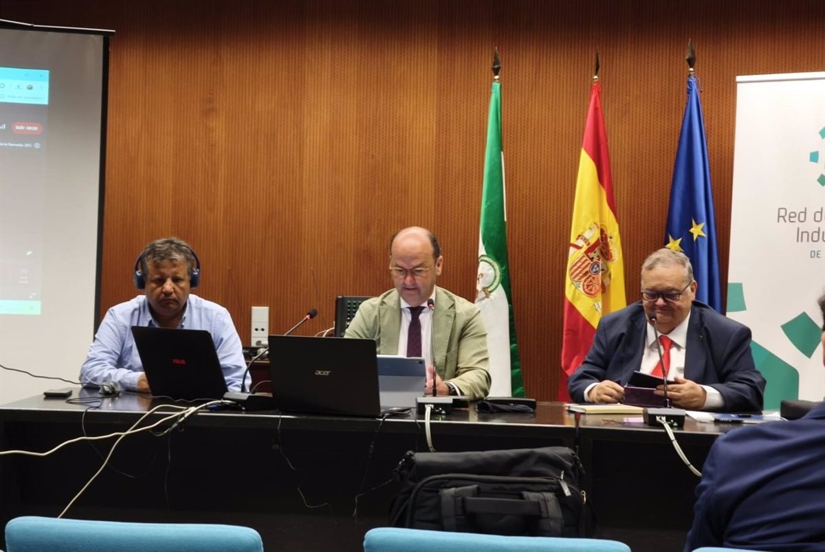 El Colegio de Ingenieros de Minas y Junta de Andalucía abordan en Sevilla el futuro del hidrógeno verde en una jornada