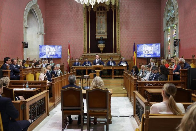 El presidente del Consell de Mallorca, Llorenç Galmés, durante su intervención en el Debate de Política General de la institución insular.