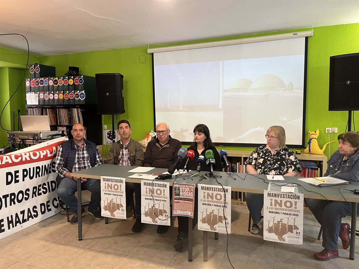 Convocada una manifestación en Santander el sábado contra los eólicos y plantas de biogás