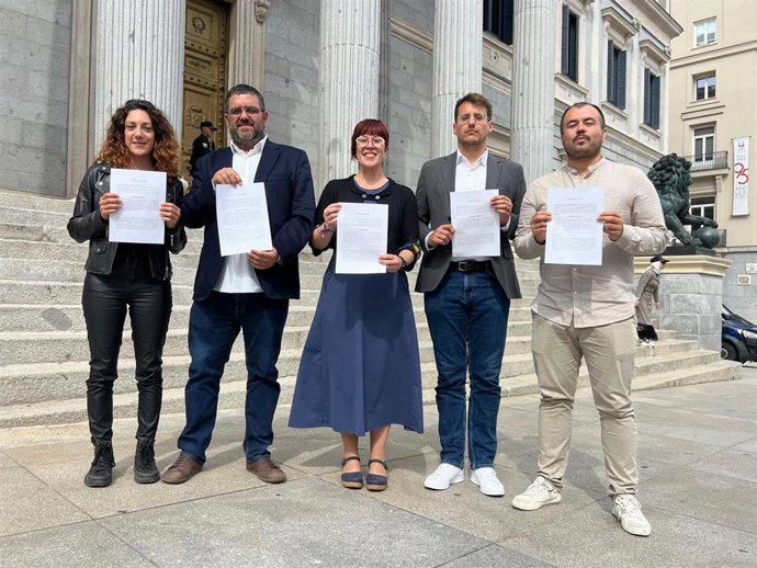 Representantes de Més, Chunta Aragonesista, Compromís y En Comú integrados en Sumar registran la proposición de ley.