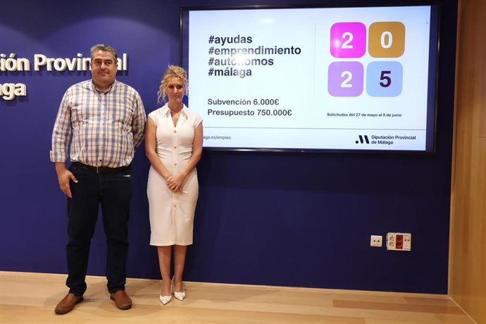 La diputada María del Carmen Márquez subraya que las ayudas se destinarán para poner en marcha nuevas iniciativas o asentar negocios en municipios menores de 20.000 habitantes