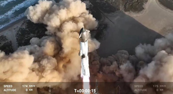 Archivo - Despegue de la octava prueba de vuelo de Starship