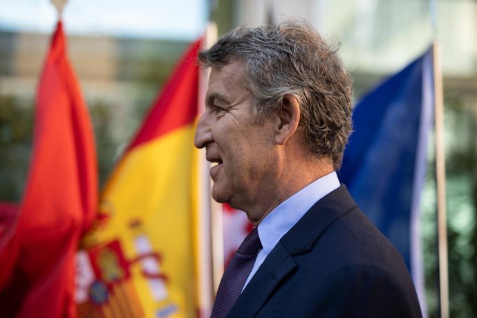 O presidente do Partido Popular, Alberto Núñez Feijóo, durante o segundo dia do 6º Fórum Internacional de Expansão, no Parador de Alcalá de Henares, em 22 de maio de 2025, em Alcalá de Henares, Madri (Espanha). O fórum, organizado pelo jornal diário espan