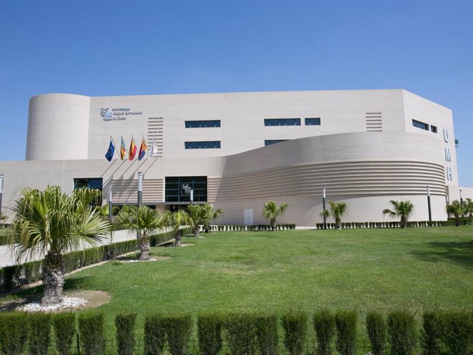 Archivo - Fachada de un edificio de la Universidad Miguel Hernández de Elche (UMH)