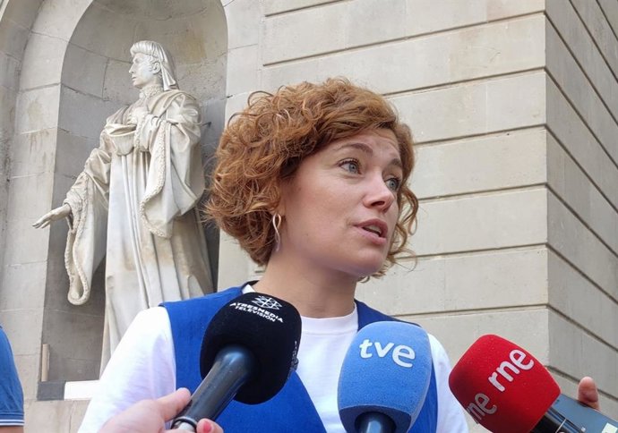 La secretaria general de ERC y líder republicana en el Ayuntamiento de Barcelona, Elisenda Alamany, en declaraciones ante el consistorio.