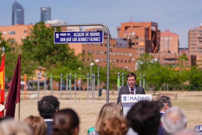 Madrid homenajea a su alcalde José Luis Álvarez y Álvarez, "Político en mayúsculas" en tiempos de "política en minúscula"