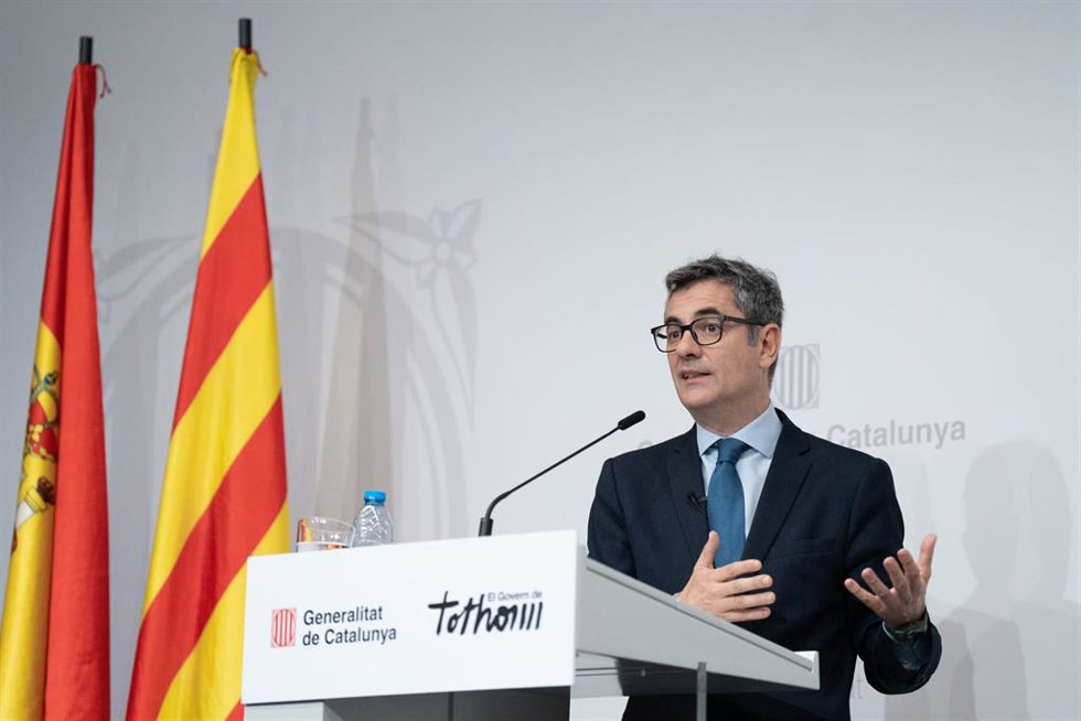 El ministro de la Presidencia, Relaciones con las Cortes y Justicia, Félix Bolaños, ofrece declaraciones a los medios tras su reunión con el conseller de Justicia Ramon Espadaler, a 26 de mayo de 2025, en Barcelona, Cataluña (España)