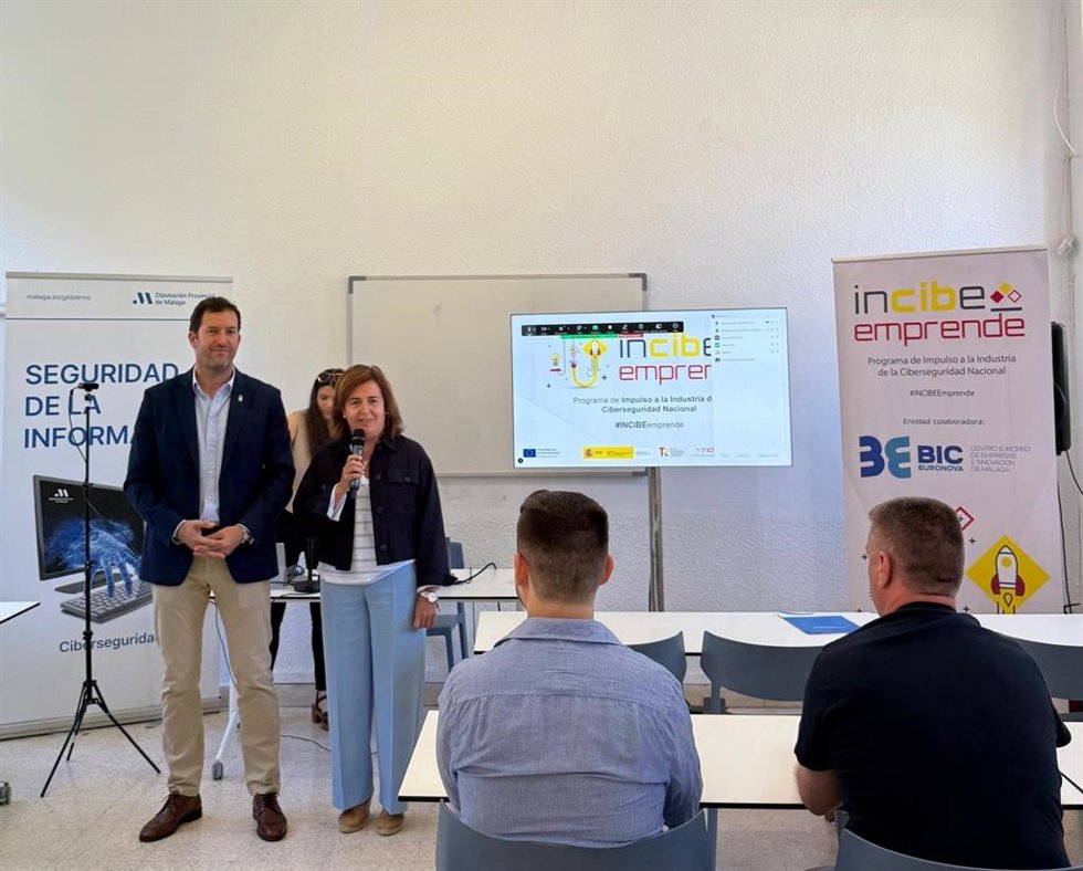 La diputada de Desarrollo Tecnológico, Sagrario Molina, ha ducgi que la colaboración entre la Diputación de Málaga y BIC Euronova surge en el marco del convenio de colaboración que este centro mantiene con el Instituto Nacional de Ciberseguridad (Incibe