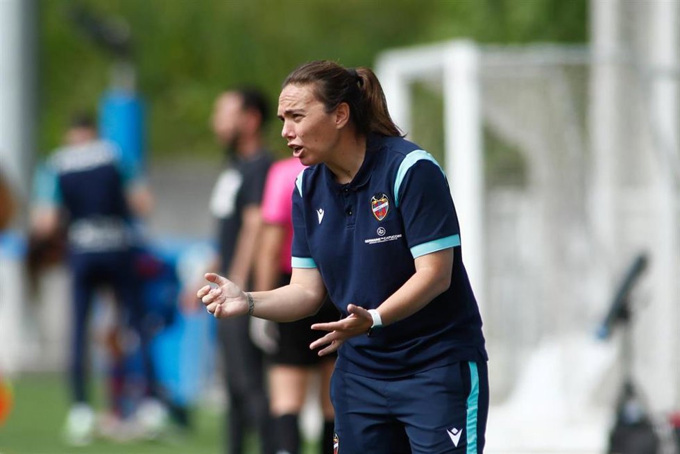 Archivo - Maria Pry, durante su etapa como entrenadora del Levante UD