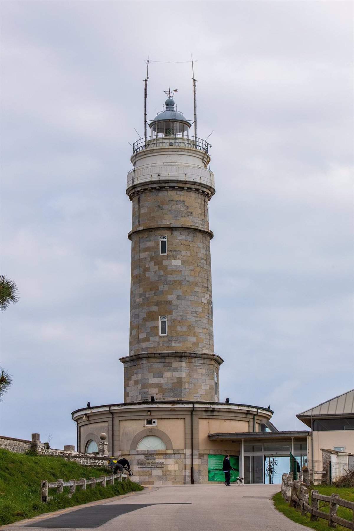 Las visitas guiadas a la torre del Faro de Cabo Mayor comenzarán el próximo sábado
