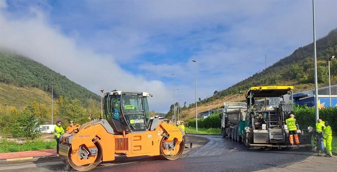 Obras en la N-121-A.