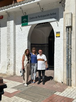 La delegada de Inclusión Social, Juventud, Familias e Igualdad en Málaga en una visita al centro ubicado en la barriada malagueña de El Perchel