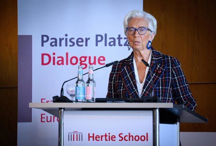 26 May 2025, Berlin: President of the European Central Bank Christine Lagarde delivers her keynote speech on Europe's role in a fragmented world at the Hertie School. Photo: Bernd von Jutrczenka/dpa