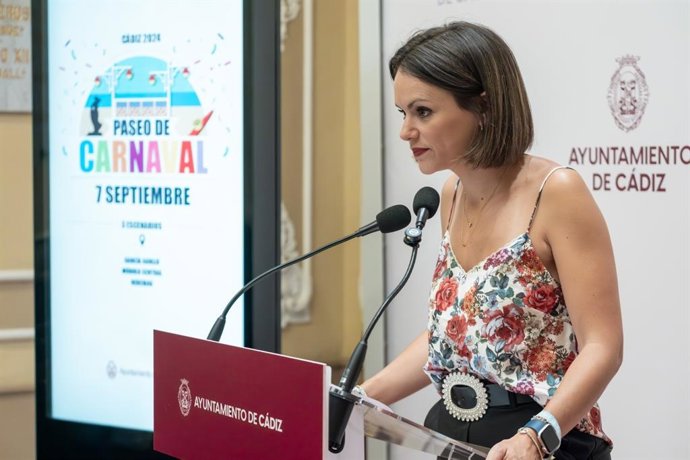 Archivo - La teniente de alcalde de Fiestas y Carnaval en el Ayuntamiento de Cádiz, Beatriz Gandullo.