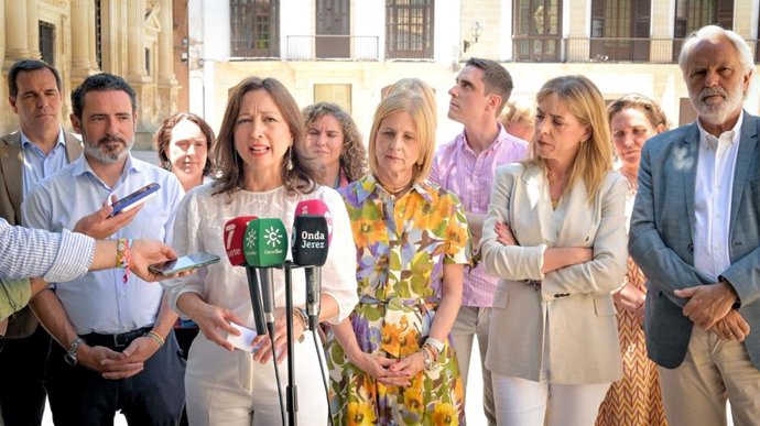 La presidenta del PP de Málaga, Patricia Navarro, durante una jornada de trabajo en Jerez (Cádiz).