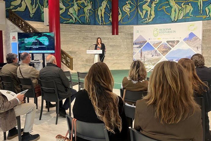 Saiz presenta la reserva Ecoturista de España
