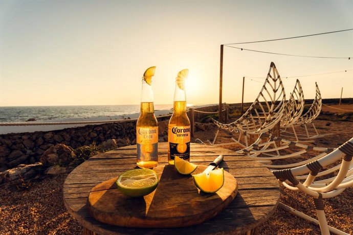 Archivo - Cinco locales en la costa española para vivir un atardecer inolvidable este verano