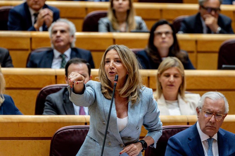 La portavoz del PP en el Senado, Alicia García, interviene durante una sesión de control al Gobierno en el Senado, a 6 de mayo de 2025, en Madrid (España). 