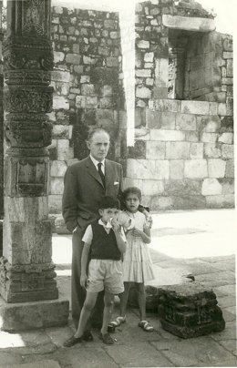 Fatone en Qutub con sus hijos 1962.