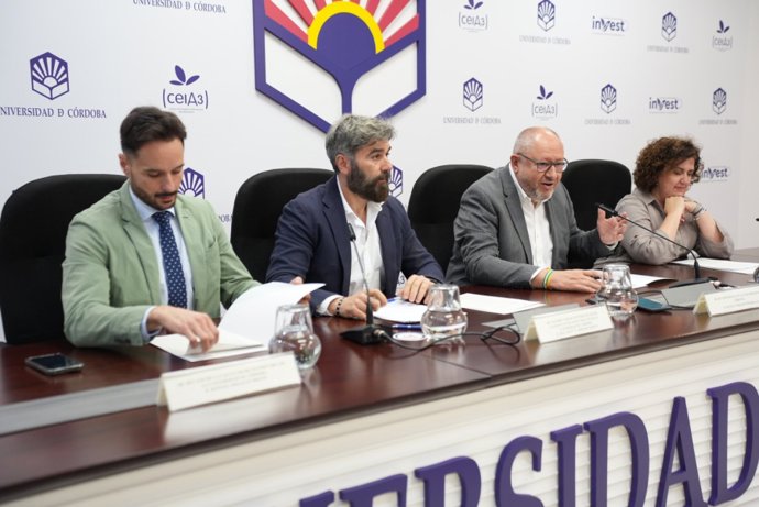 (Desde Izda.) Manuel Hidalgo, Jesús Dorado, Manuel Torralbo Y María Paz Aguilar, En La Presentación.