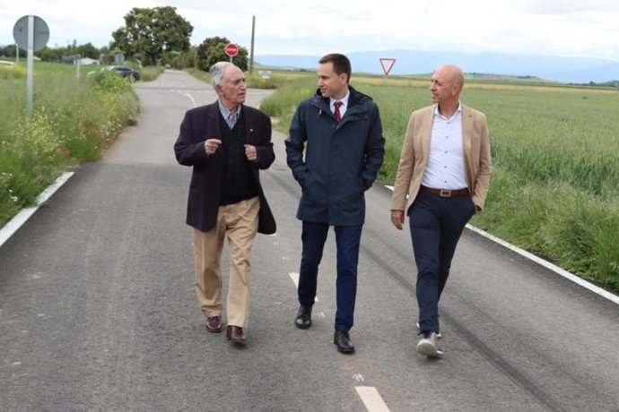 El Gobierno de La Rioja invierte más de 50.000 euros en la mejora de la conexión entre Cidamón y su aldea de Casas Blancas