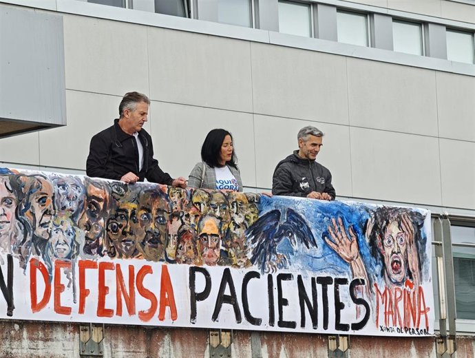 La junta de personal ha vuelto a colocar la pancarta este lunes, a 26 de mayo de 2025.