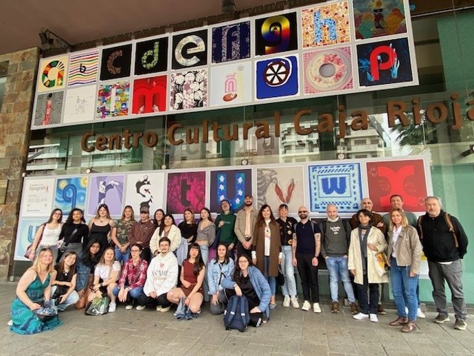 'El Paseo De La Tipografía' Se Cuelga En El Centro Fundación Caja Rioja Gran Vía