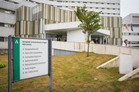 Cuatro hombres heridos al colisionar dos turismos en Cantillana (Sevilla)