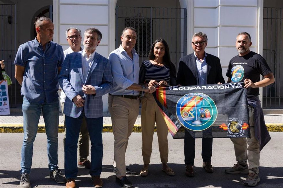 Gavira y Borrás en Barbate con motivo de la visita de los eurodiputados.