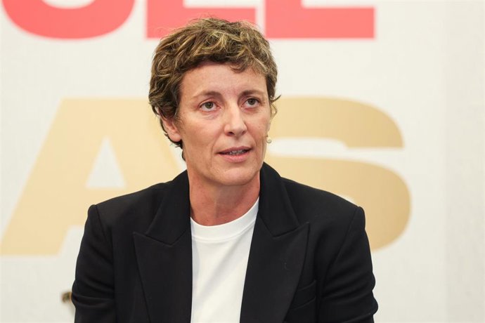 La presidenta de la FEB, Elisa Aguilar, durante el homenaje a Sergio Llull tras anunciar su despedida de la selección