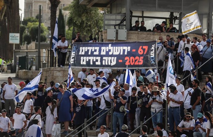 May 26, 2025, Jerusalem, Jerusalem, israel: Right-wing Israelis gather near Damascus Gate during the Israeli 'Flag March' in the Old City of Jerusalem, 26 May 2025. The annual right-wing Israeli 'Flag March' commemorates the establishment of Israeli contr