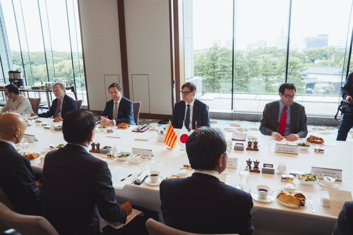 El president de la Generalitat, Salvador Illa, durant la trobada-esmorzar amb empreses japoneses instal·lades a Catalunya