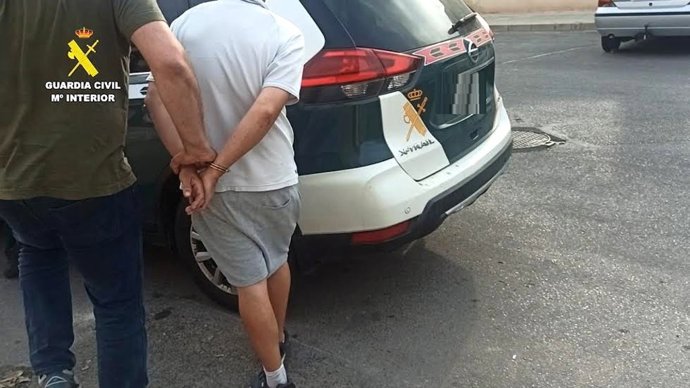 Dos detenidos acusados de disparar en la cabeza a un joven en Orihuela Costa (Alicante)