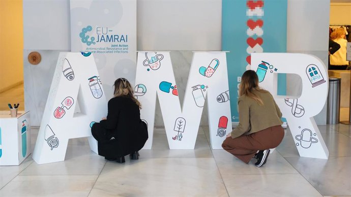 Archivo - Acción participativa en torno a la AMR (antimicrobial resistance)