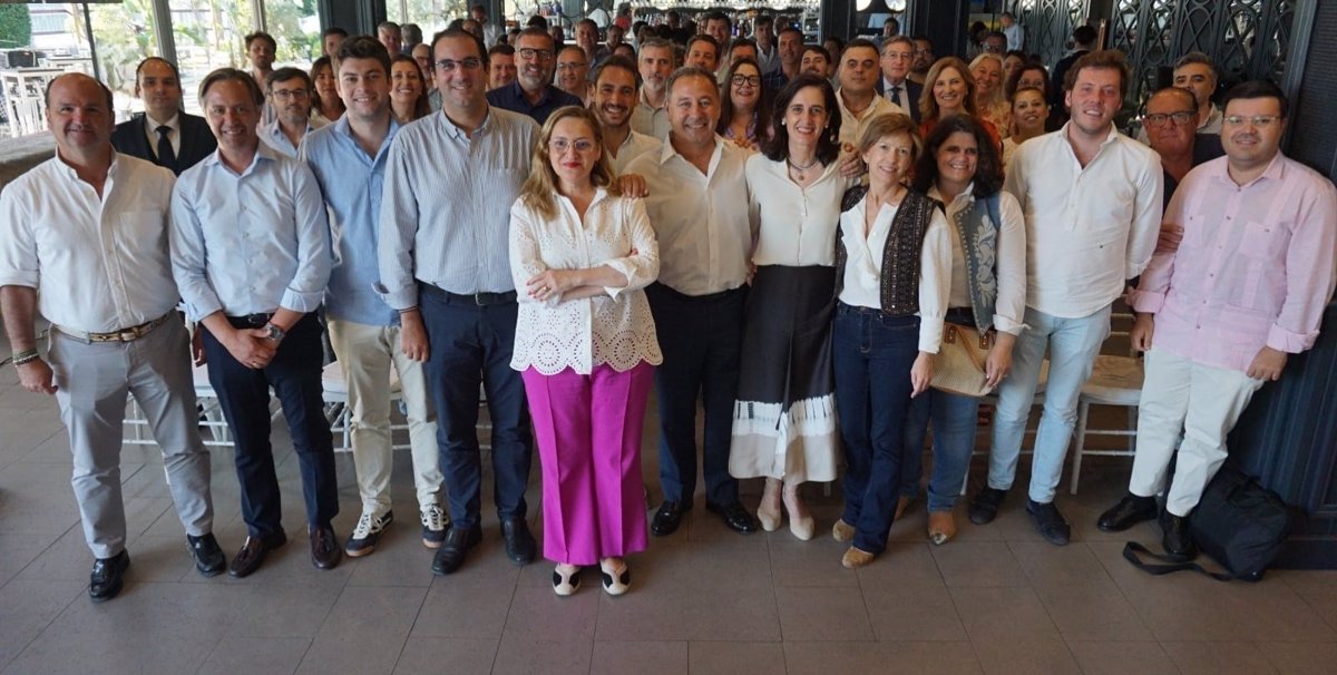 El PP de Sevilla presenta más de 2.500 avales a la candidatura de Núñez Feijóo de cara al Congreso Nacional