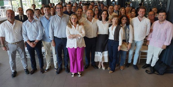 El PP de Sevilla presenta más de 2.500 avales a la candidatura de Núñez Feijóo de cara al Congreso Nacional.
