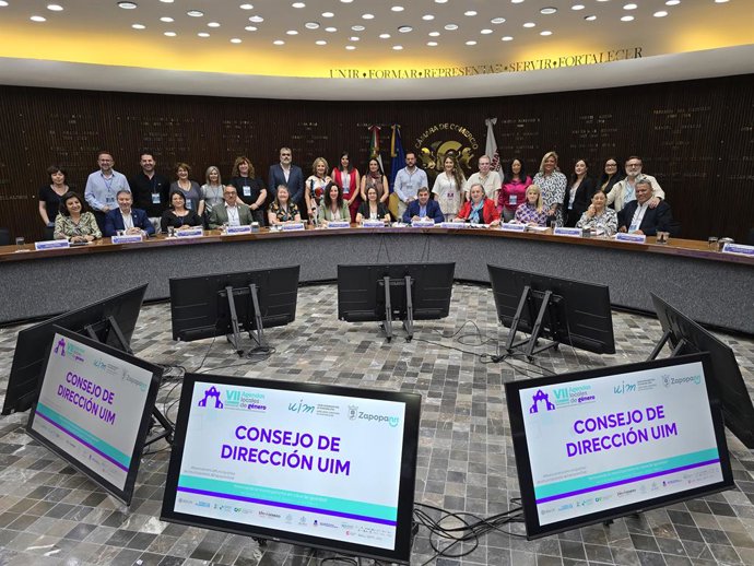 Foto de grupo de los integrantes del Consejo de Dirección de la UIM, reunidos en el marco de la VII Cumbre de las Agendas Locales de Género celebrada en Zapopan (México).