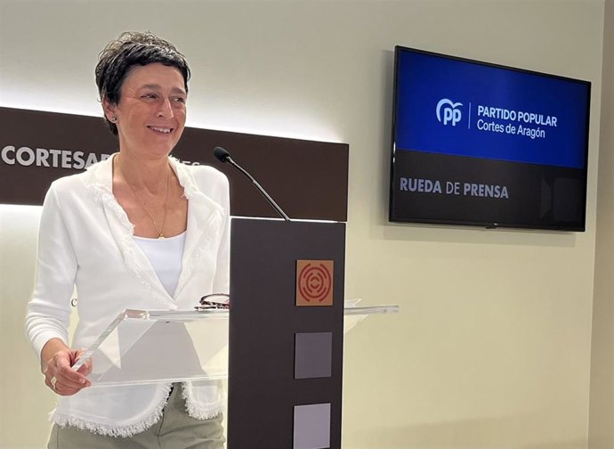 La portavoz adjunta del PP en las Cortes de Aragón, Ana Marín, en rueda de prensa.