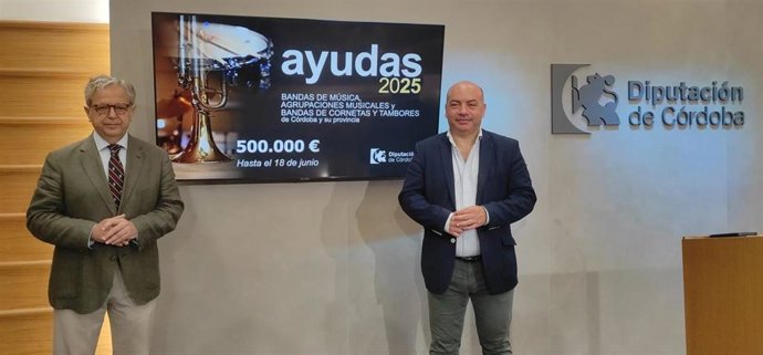 Salvador Fuentes y Gabriel Duque, en la presentación de las ayudas de la Diputación para bandas de música de la provincia.