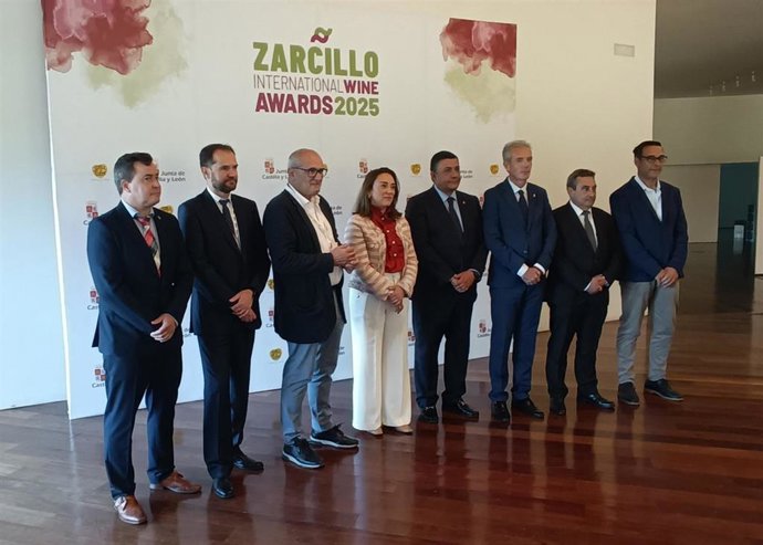 La consejera de Agricultura, Ganadería y Desarrollo Rural, María González, ha dado a conocer este lunes en Ávila los Premios Zarcillo de Honor