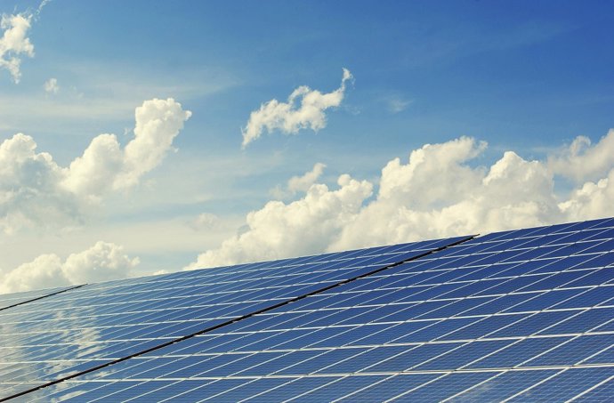 Archivo - Placas solares